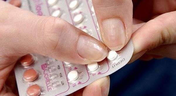 Uống thuốc tránh thai hàng ngày vẫn có thai vì sao? có ảnh hưởng gì không?
